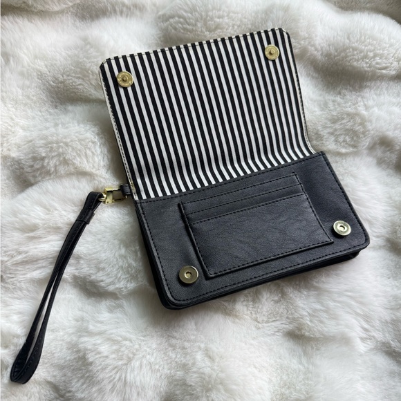 BETSEY JOHNSON Camouflage Wristlet Wallet - Picture 3 of 4